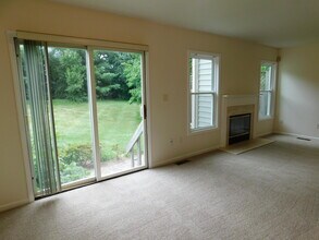 490 Liberty Pointe Dr in Ann Arbor, MI - Building Photo - Building Photo