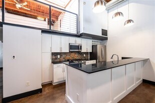 644 Wells St SW in Atlanta, GA - Building Photo