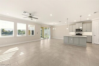 28181 Captiva Shell Lp in Bonita Springs, FL - Building Photo - Building Photo