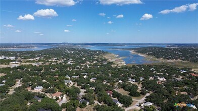 103 Crestview Dr in Canyon Lake, TX - Building Photo - Building Photo