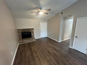 9233 Prairie Oak Dr in Dallas, TX - Building Photo - Building Photo