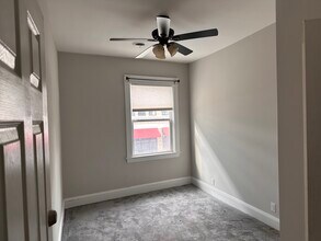 14720 Detroit Ave in Lakewood, OH - Foto de edificio - Building Photo