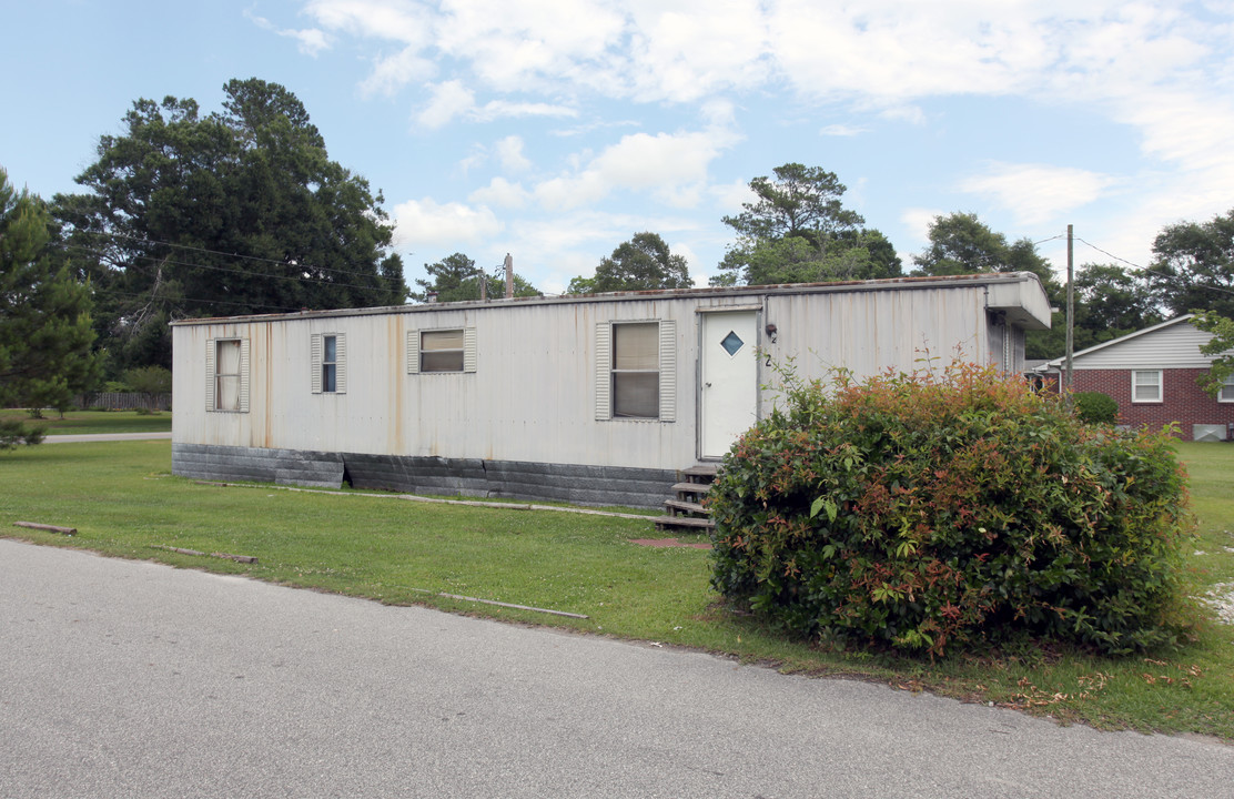 Oakley Mobile Home Park in Castle Hayne, NC - Building Photo