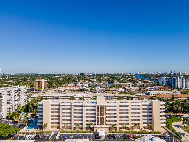 Ridgeview Towers in Fort Lauderdale, FL - Building Photo - Building Photo