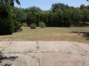 5401 SE Bishop Rd in Lawton, OK - Building Photo - Building Photo
