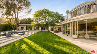 901 Whittier Dr in Beverly Hills, CA - Building Photo - Building Photo