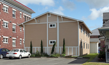 Elliott Hall Apartments in Tacoma, WA - Building Photo - Building Photo