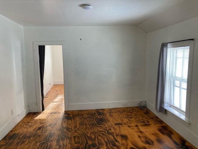 146 1st St, Unit #3 in Lake Linden, MI - Building Photo - Building Photo