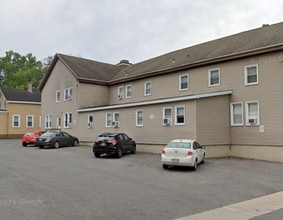 49 Tappan St in Baldwinsville, NY - Foto de edificio - Building Photo