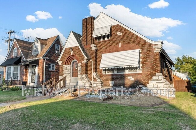 8460 Edna St in St. Louis, MO - Building Photo - Building Photo