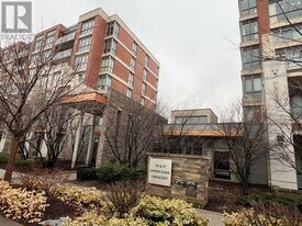 39 Upper Duke Crescent in Markham, ON - Building Photo