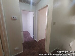 7202 Gaslamp Ln in San Antonio, TX - Building Photo - Building Photo