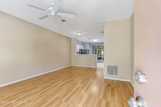 3532 Lone Tree Ln in Jacksonville, FL - Building Photo - Building Photo