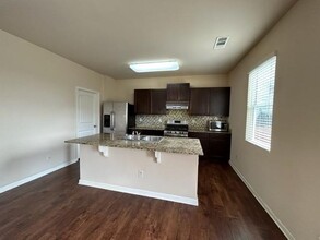 4 Wesleyan Ct in Dallas, GA - Foto de edificio - Building Photo