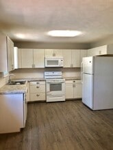 7986 Indian Rd in Gloucester, VA - Building Photo - Building Photo