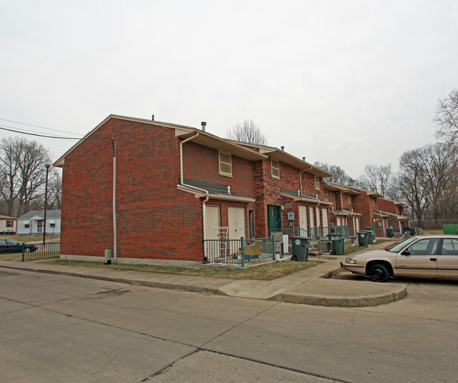 3044-3102 W Riverview Ave in Dayton, OH - Building Photo - Building Photo