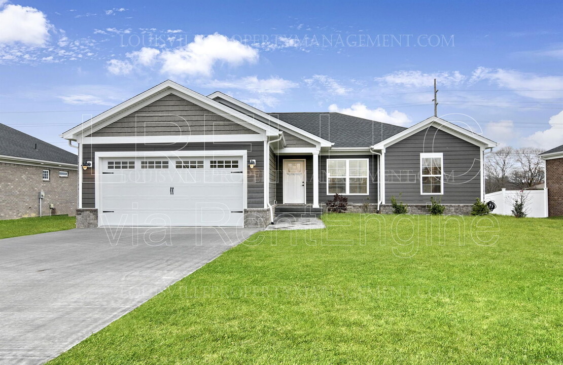 6523 Ashley Springs Ct in Charlestown, IN - Building Photo