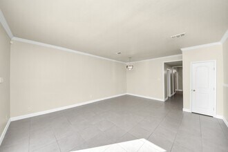 7545 Brompton St in Houston, TX - Building Photo - Building Photo