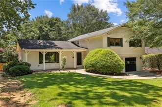 190 Thompson Pl in Roswell, GA - Building Photo - Building Photo