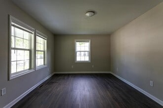 516 North Dr in Cherryville, NC - Building Photo - Building Photo