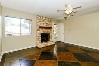 9903 Hundred Oaks Cir in Austin, TX - Building Photo - Building Photo