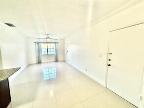299 SW 7th St in Boca Raton, FL - Building Photo - Building Photo