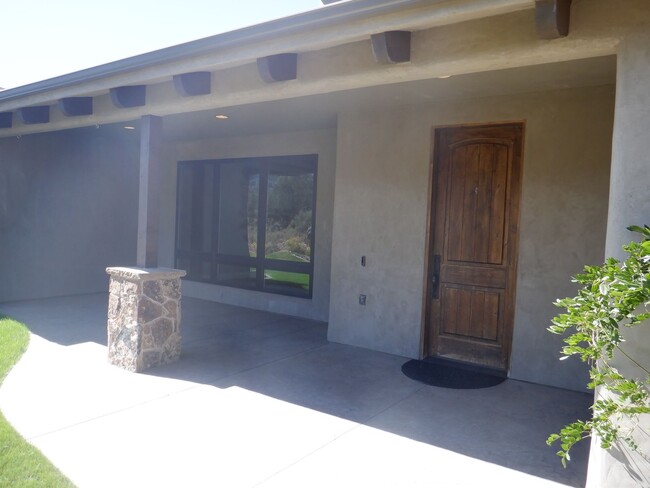 1636 E Badger Way in New Harmony, UT - Building Photo - Building Photo