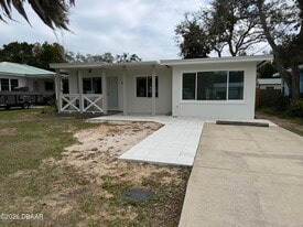 157 15th St in Daytona Beach, FL - Building Photo