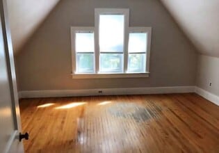 82 Park Ave, Unit 82 apark Avenue, Unit 2 in Worcester, MA - Foto de edificio - Building Photo