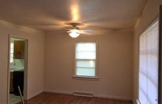 7716 Dobbin Rd in Richmond, VA - Building Photo