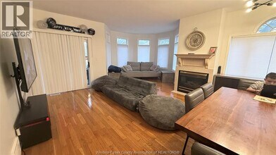 4612 Ascot Ct in Windsor, ON - Building Photo - Building Photo