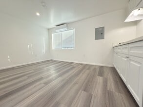 639 Griffith St in San Fernando, CA - Building Photo - Building Photo