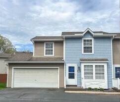 3314 Woodland Trail in Cortland, OH - Building Photo