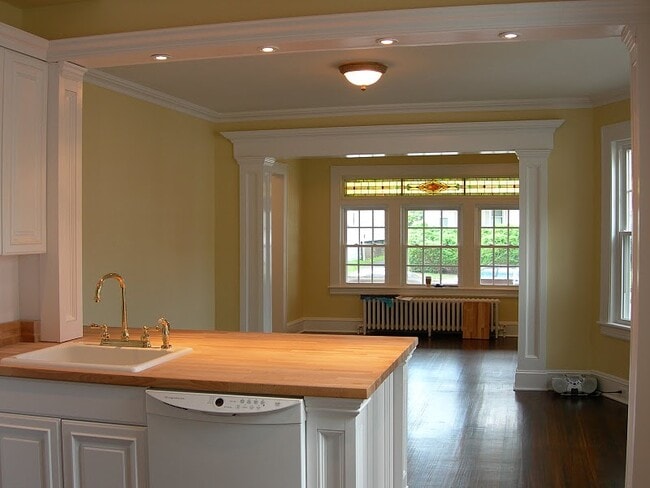 450 Davidson St, Unit 1st Floor in Bridgeport, CT - Building Photo - Building Photo