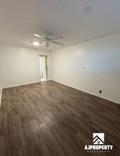 3012 S Phillips Ave in Sioux Falls, SD - Building Photo - Building Photo