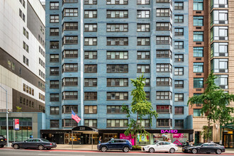 Carlton East in New York, NY - Building Photo - Building Photo