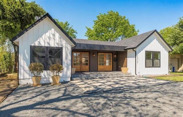 property at 4927 Linnet Ln