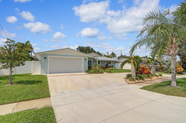 27 Willow Rd in Jupiter, FL - Building Photo - Building Photo