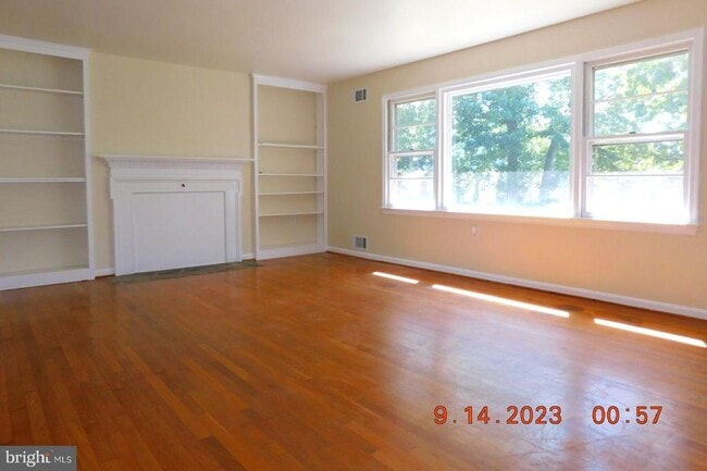 property at 8691 Old Dumfries Rd