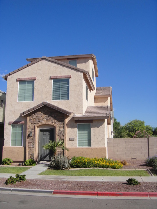 5144 W Albeniz Pl in Phoenix, AZ - Building Photo