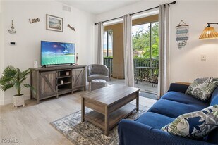 9025 Colby Dr in Ft. Myers, FL - Building Photo