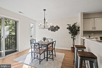 5006 Dorsey Hall Dr in Ellicott City, MD - Building Photo - Building Photo