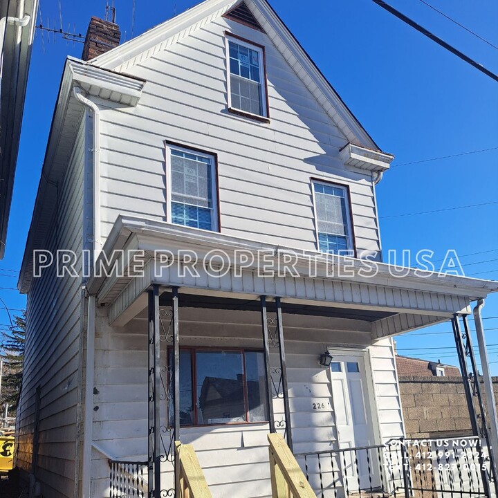 226 Moye Pl in Pittsburgh, PA - Building Photo