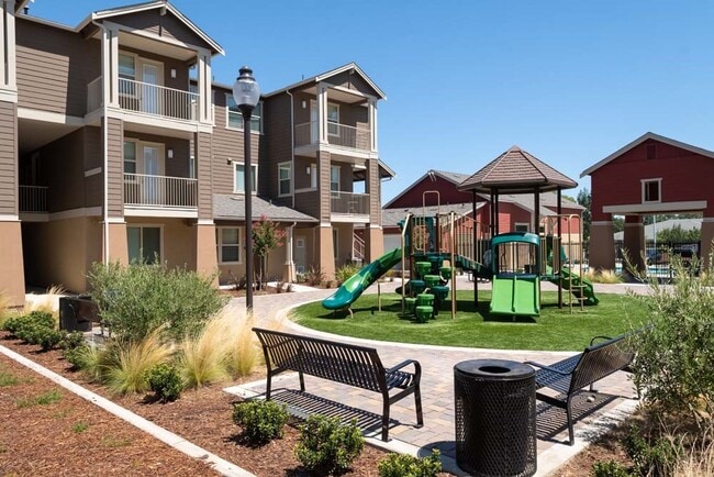 2300 Loveridge Rd in Pittsburg, CA - Building Photo - Building Photo