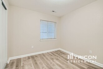 11046 Oakland Dr in Commerce City, CO - Building Photo - Building Photo