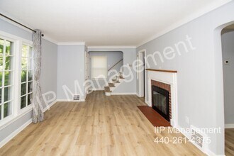 3821 Kirkwood Rd in Cleveland Heights, OH - Foto de edificio - Building Photo