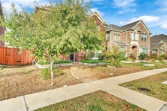 345 Twin Creeks Dr in Garland, TX - Building Photo - Building Photo