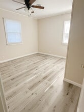 108 Oak Dr in Metropolis, IL - Foto de edificio - Building Photo