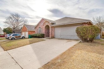 927 Simon Dr in Cedar Hill, TX - Building Photo - Building Photo