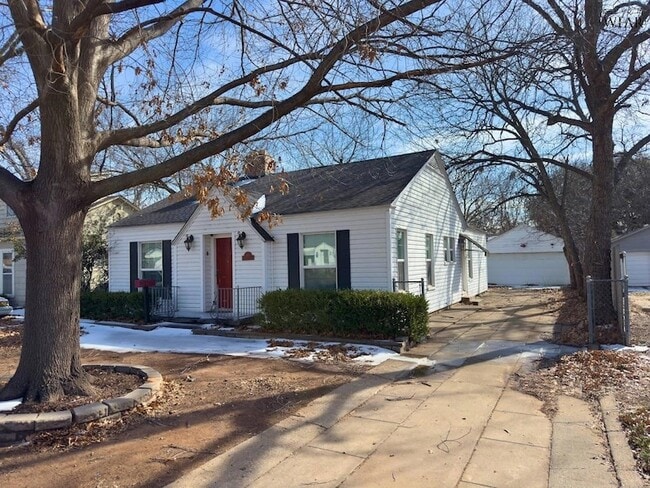 1817 Ardath Ave in Wichita Falls, TX - Foto de edificio - Building Photo